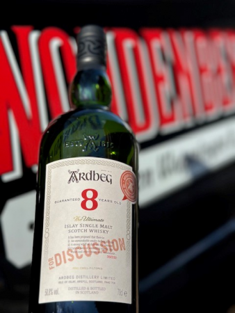 ARDBEG 8 YEARS FOR DISCUSSION 50.8% - Wijnhandel Woudenberg